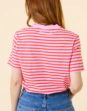 Laden Sie das Bild in den Galerie-Viewer, T-Shirt Gestreift I Pink/Rot