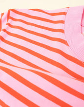Laden Sie das Bild in den Galerie-Viewer, T-Shirt Gestreift I Pink/Rot