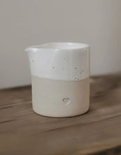 Laden Sie das Bild in den Galerie-Viewer, Kännchen I Herz