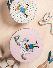 Laden Sie das Bild in den Galerie-Viewer, Metalldose I Pippi Langstrumpf - Horse