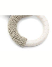 Laden Sie das Bild in den Galerie-Viewer, Beißring I Fox