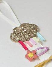 Laden Sie das Bild in den Galerie-Viewer, Haarspangen Aufhänger I Rainy Cloud