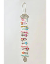 Laden Sie das Bild in den Galerie-Viewer, Haarspangen Aufhänger I Rainy Cloud