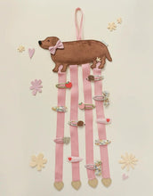 Laden Sie das Bild in den Galerie-Viewer, Haarspangen Aufhänger I Sausage Dog