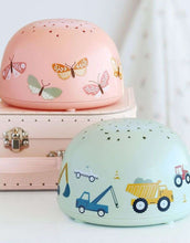 Laden Sie das Bild in den Galerie-Viewer, Nachtlicht Sternenhimmel Projektor I Schmetterlinge