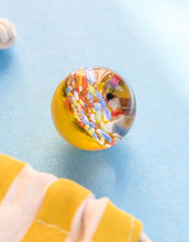 Laden Sie das Bild in den Galerie-Viewer, Mutmachermurmel I Gelb