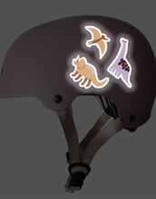 Laden Sie das Bild in den Galerie-Viewer, Reflektierende Sticker I Dinos