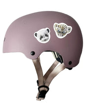 Laden Sie das Bild in den Galerie-Viewer, Reflektierende Sticker I Tiny Roar