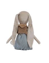 Laden Sie das Bild in den Galerie-Viewer, Stofftier Hase I Hugo