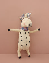 Laden Sie das Bild in den Galerie-Viewer, Kuscheltier Pferd I Bella Rainbow