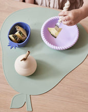 Laden Sie das Bild in den Galerie-Viewer, Trinkbecher Pear I Cherry Red