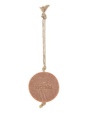 Laden Sie das Bild in den Galerie-Viewer, Seife mit Band I Mangosteen