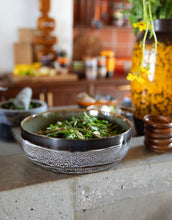 Laden Sie das Bild in den Galerie-Viewer, Salatschale I Rock on