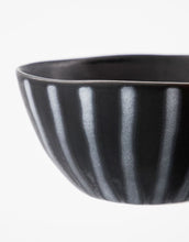 Laden Sie das Bild in den Galerie-Viewer, Schüssel Line I Black/Brown