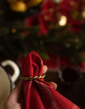 Laden Sie das Bild in den Galerie-Viewer, Serviettenring Estelle I Messing