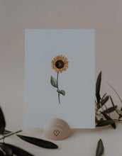 Laden Sie das Bild in den Galerie-Viewer, Kartenständer Halbrund I Herz