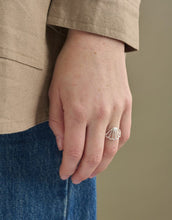 Laden Sie das Bild in den Galerie-Viewer, Ring Bellis I Silber