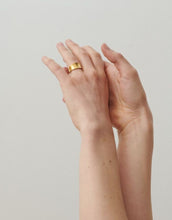 Laden Sie das Bild in den Galerie-Viewer, Ring Saga I Gold
