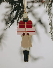 Laden Sie das Bild in den Galerie-Viewer, Baumschmuck Anhänger I Weihnachtsmädchen