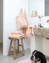 Laden Sie das Bild in den Galerie-Viewer, Handtuch 50x80cm I Tropical & Creme