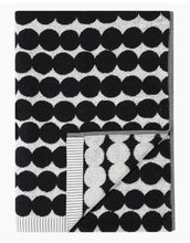 Laden Sie das Bild in den Galerie-Viewer, Badehandtuch Räsymatto 70x150cm I Schwarz/Weiß
