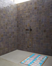 Laden Sie das Bild in den Galerie-Viewer, Badematte NAKED I Türkis/Lila