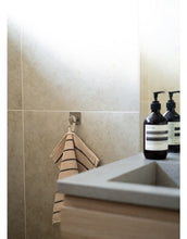 Laden Sie das Bild in den Galerie-Viewer, Waschlappen Naram I Creme/Ink