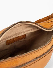 Laden Sie das Bild in den Galerie-Viewer, Tasche Bum Bag Faust I Burned Tan