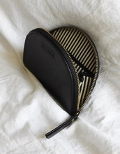 Laden Sie das Bild in den Galerie-Viewer, Portemonnaie Coin Purse Laura I Black Classic