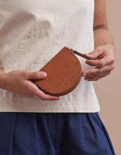 Laden Sie das Bild in den Galerie-Viewer, Portemonnaie Coin Purse Laura I Cognac Classic