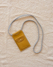 Laden Sie das Bild in den Galerie-Viewer, Handytasche I Honey Gold