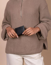 Laden Sie das Bild in den Galerie-Viewer, Portemonnaie Mark's Cardcase I Black Apple Leather