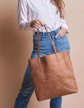 Laden Sie das Bild in den Galerie-Viewer, Tasche Georgia I Camel Hunter