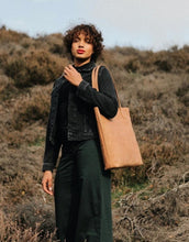 Laden Sie das Bild in den Galerie-Viewer, Tasche Georgia I Camel Hunter