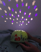 Laden Sie das Bild in den Galerie-Viewer, Nachtlicht Sternenhimmel Projektor I Waldfreunde