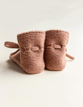 Laden Sie das Bild in den Galerie-Viewer, Booties 0-9 Monate I Terracotta