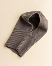 Laden Sie das Bild in den Galerie-Viewer, Schalmütze Eddy I Otter