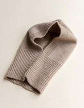 Laden Sie das Bild in den Galerie-Viewer, Schalmütze Eddy I Sand