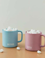 Laden Sie das Bild in den Galerie-Viewer, Porzellan Becher Favourite Cup mit Henkel I Brother