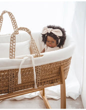 Laden Sie das Bild in den Galerie-Viewer, Puppe Loretas I Sweet