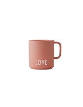 Laden Sie das Bild in den Galerie-Viewer, Porzellan Becher Favourite Cup mit Henkel I Love