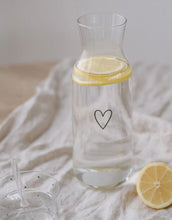 Laden Sie das Bild in den Galerie-Viewer, Karaffe I Herz Schwarz