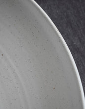 Laden Sie das Bild in den Galerie-Viewer, Servierschale Pion ø 36cm I Grau /Weiß