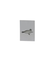 Laden Sie das Bild in den Galerie-Viewer, Postkarte I Robbe