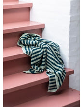 Laden Sie das Bild in den Galerie-Viewer, Handtuch 50x80cm I Sea Foam/Deep Teal