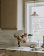 Laden Sie das Bild in den Galerie-Viewer, Lampe Anita I Antique White