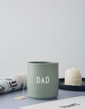 Laden Sie das Bild in den Galerie-Viewer, Porzellan Becher Favourite Cup I Dad