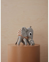 Laden Sie das Bild in den Galerie-Viewer, Stofftier Elefant I Henry