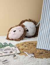 Laden Sie das Bild in den Galerie-Viewer, Kissen Safari I Löwe