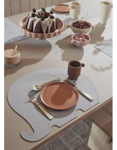 Laden Sie das Bild in den Galerie-Viewer, Servierplatte Toppu ø 27cm I Caramel